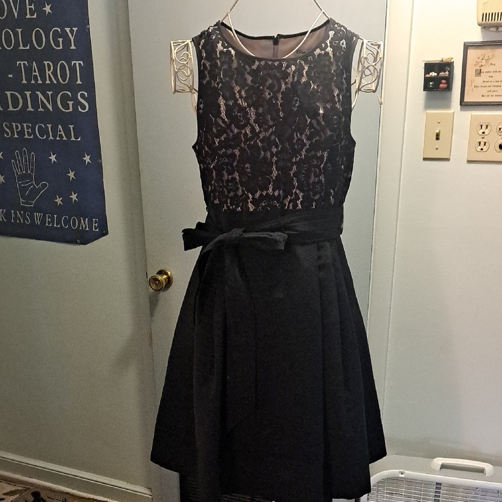 Eliza J Black Lace A Line Dress With Pockets, Size 6